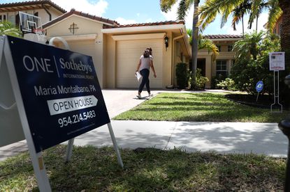 1623456007article Florida - Home