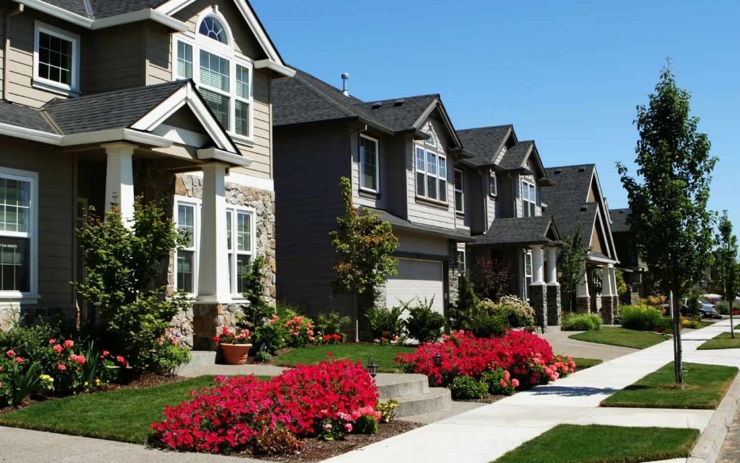The Pros and Cons of Home Owners Associations (HOAs)