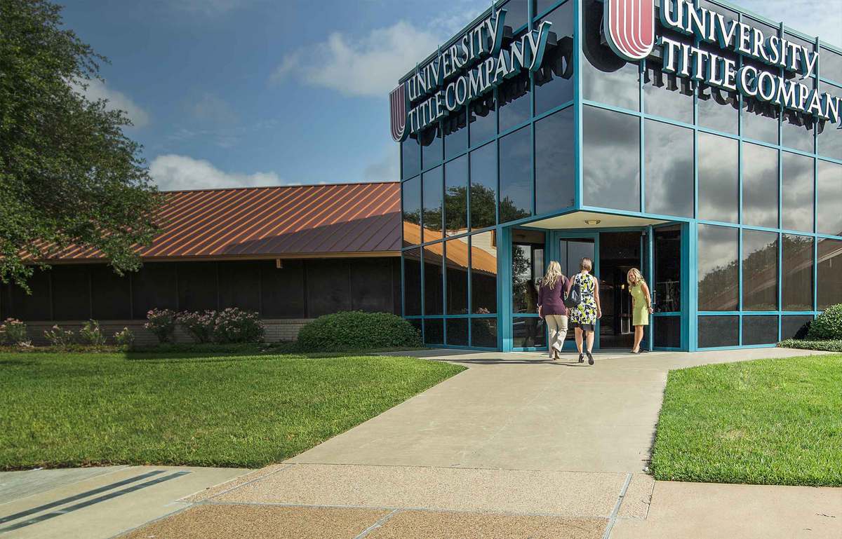 utitle-hero-2x University Title Building